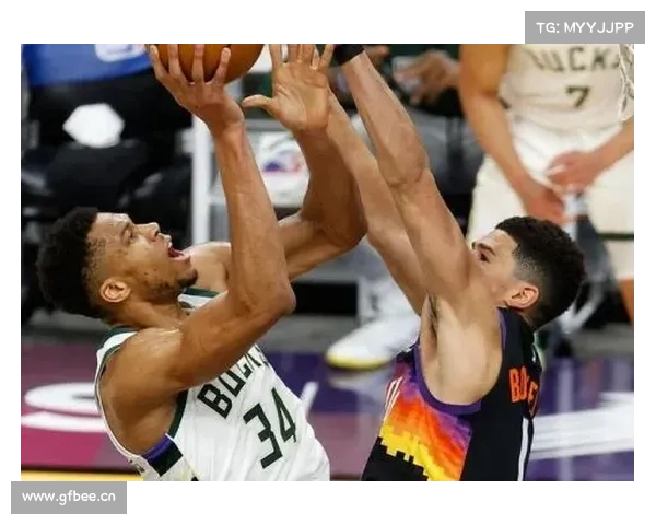 字母哥扬尼斯安特托昆博是哪国运动员以及他在篮球界的成就 字母哥扬尼斯安特托昆博是哪国运动员以及他在篮球界的成就