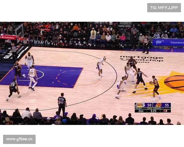 布克在不同赛季球场表现对比分析：从数据看其成长与变化